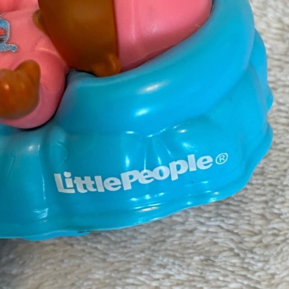 Lot of 2 Fisher-Price Little People Big Helpers Family Replacement Babies 2.5” - Picture 9 of 14